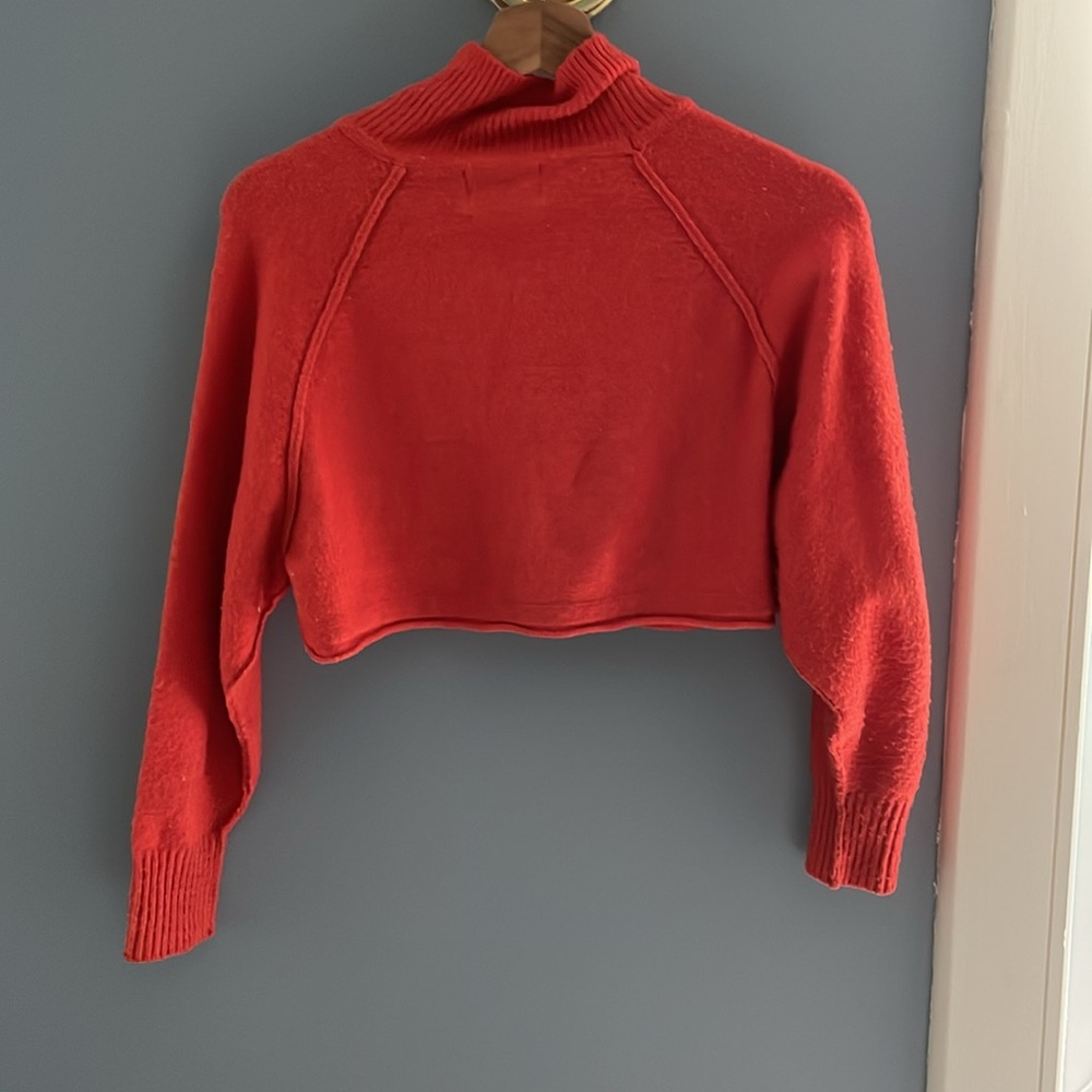 Urban Outfitters Red cropped sweater rolled hem & soft mock neck XS Balletcore - Picture 6 of 6
